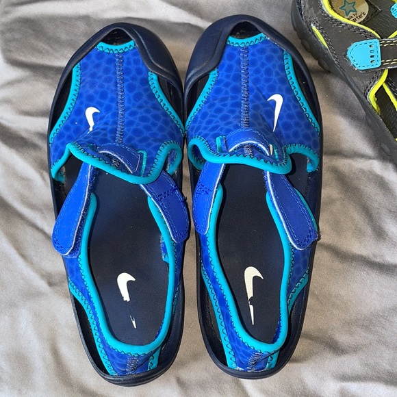 Nike Boys Blue Water Shoes size 13c (little boys) and Carters size 1 - Picture 3 of 5